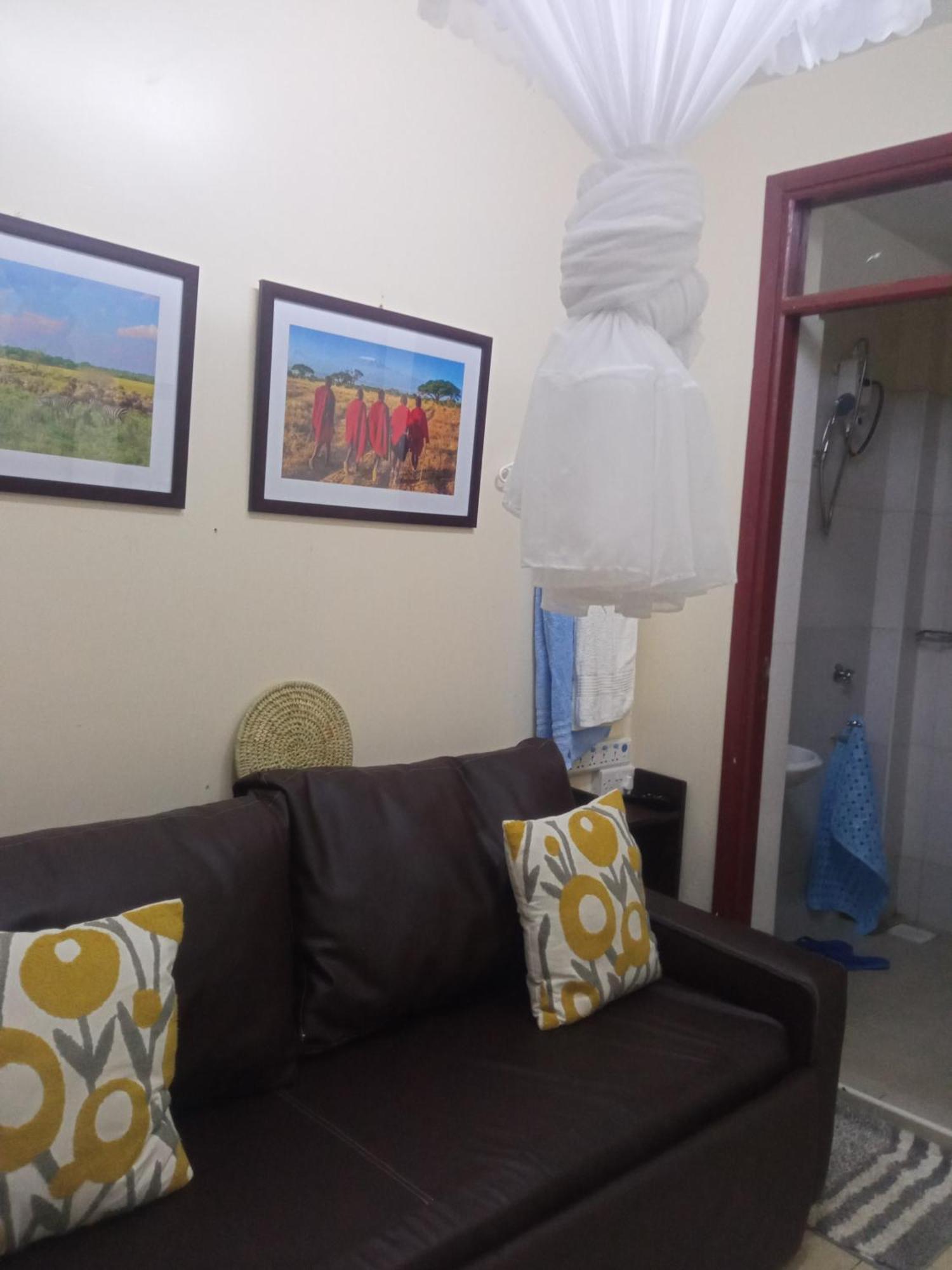 Madini Furnished Apartment 1 Near Jkia Sgr 나이로비 외부 사진