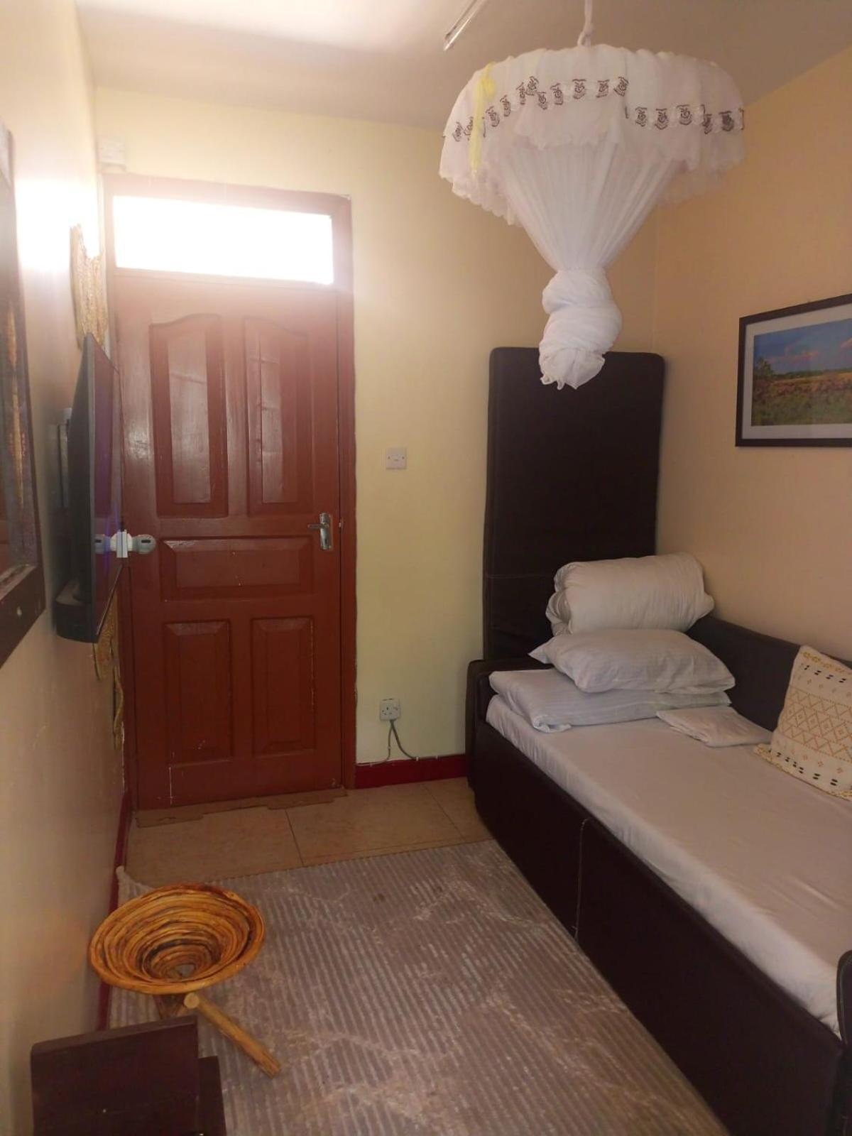 Madini Furnished Apartment 1 Near Jkia Sgr 나이로비 외부 사진